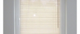Bambusowa żaluzja do salonu (montaż na oknie z wywietrznikiem)